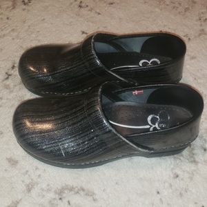 Sanita Slip Resistant Clogs Size 41